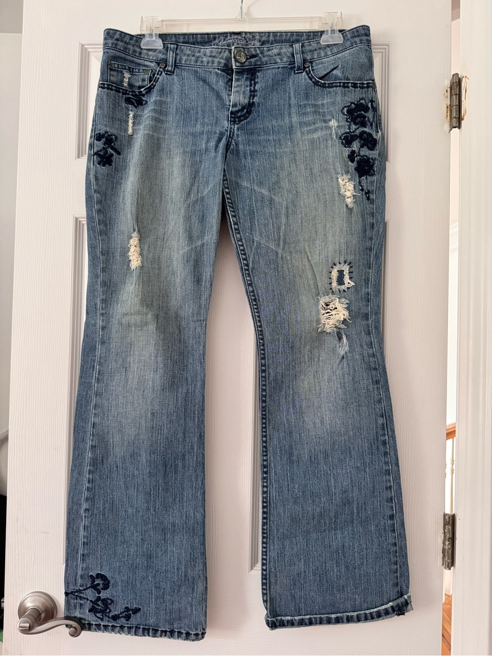 AE Jeans - SIZE 14R
